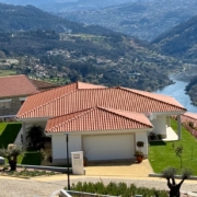 Freistehendes Einfamilienhaus mit Pool und Blick auf den Douro.