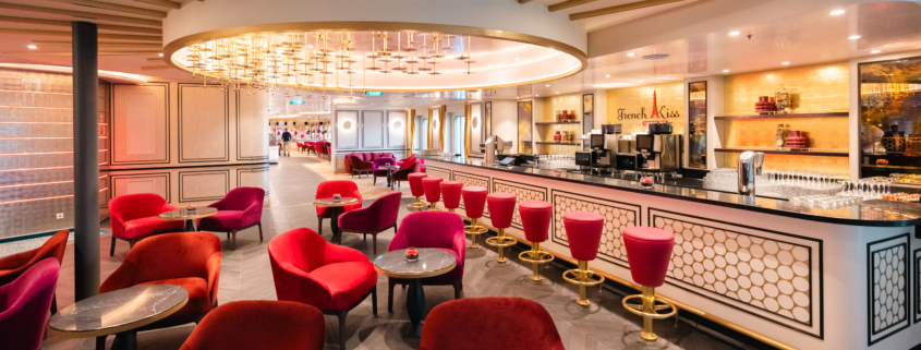 French Kiss Bar auf der AIDAdiva (Foto AIDA Cruises)