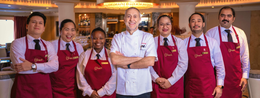 Wie wäre es mit einem exklusiven Dinner-Erlebnis auf See? Seit 2024 bringt Cunard gemeinsam mit Sternekoch Michel Roux das legendäre Londoner Restaurant Le Gavroche an Bord (Foto Cunard)