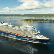 Mein Schiff 7 im Oslofjord (Foto TUI Cruises)