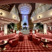 Atrium der MSC Magnifica (Bild Stieger)