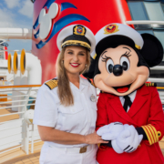 Neue Kapitänin an Bord der Disney Wish: Maria Gotor übernimmt das Kommando (Foto Disney Cruise Line)